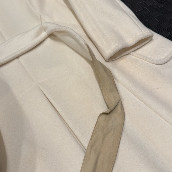 Max Mara Wool Coat - Timeless Elegance and Italian Craftsmanship ๐ - Picture 16 of 16